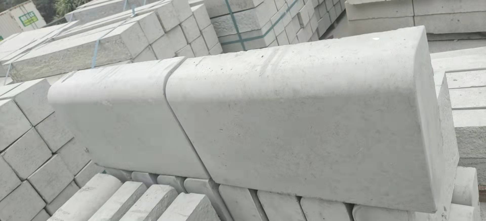 ·��ʯ����������